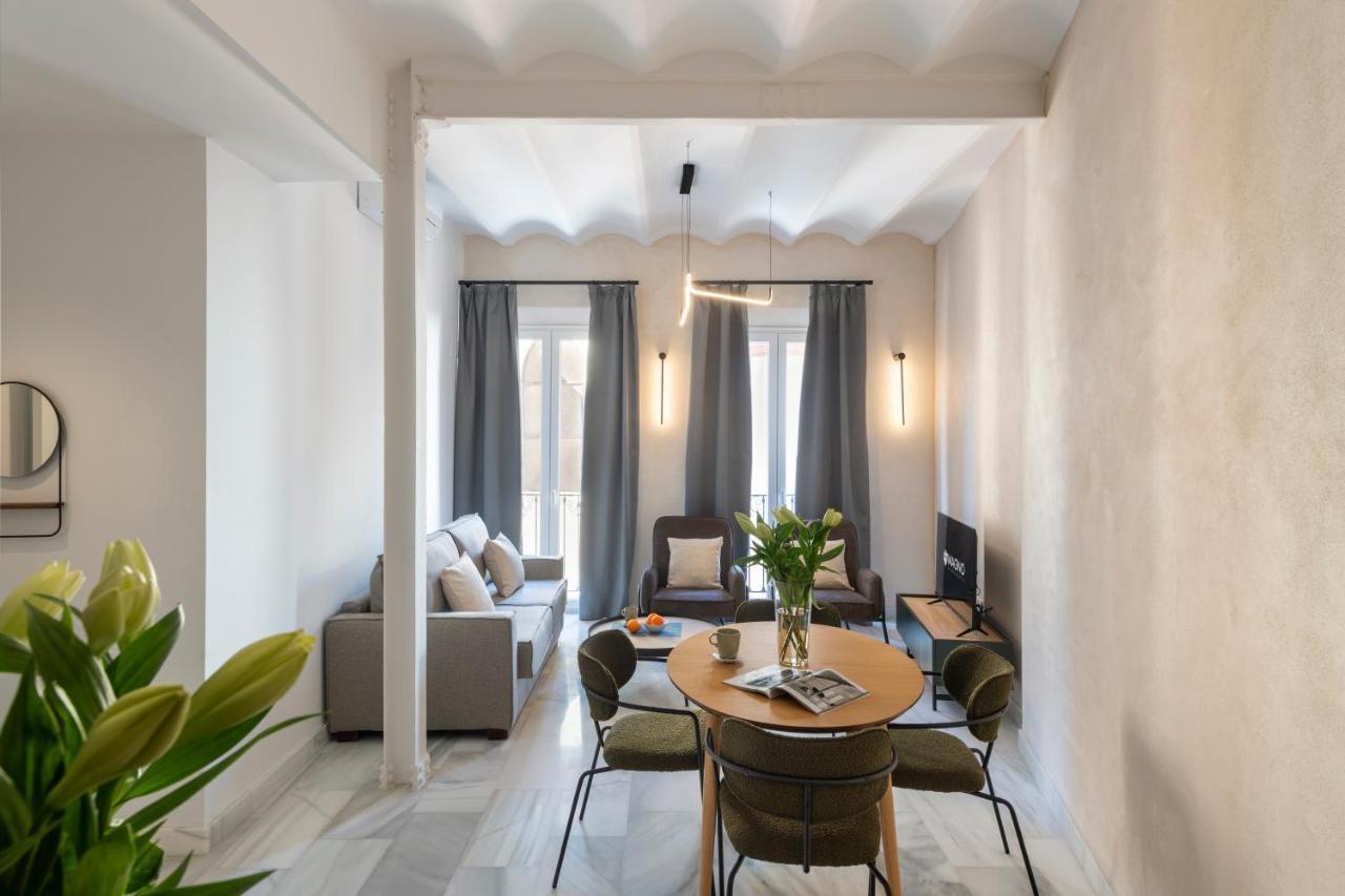 Magno Apartments San Gil - Shared Jacuzzi Seville Exterior photo