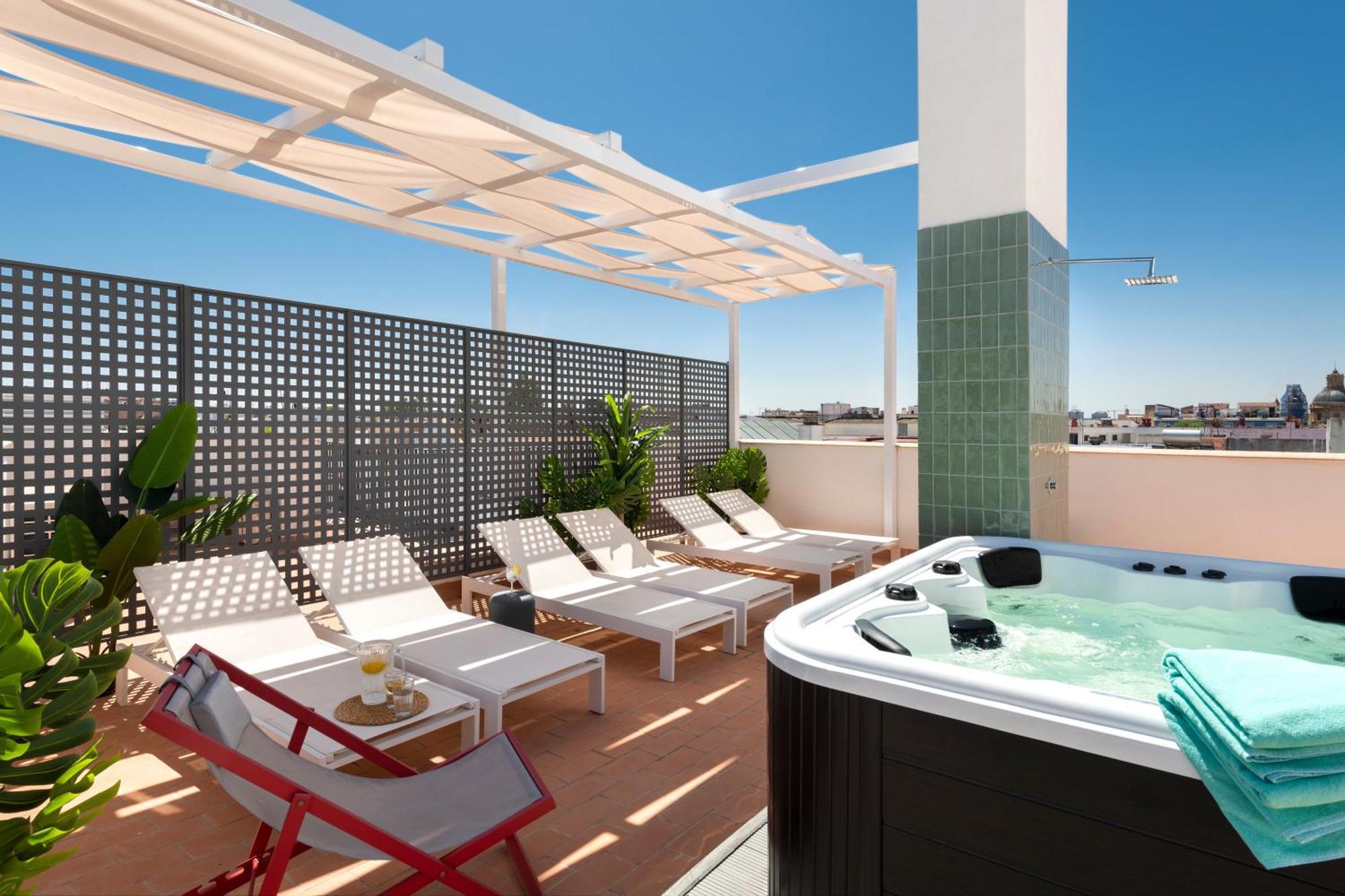 Magno Apartments San Gil - Shared Jacuzzi Seville Exterior photo